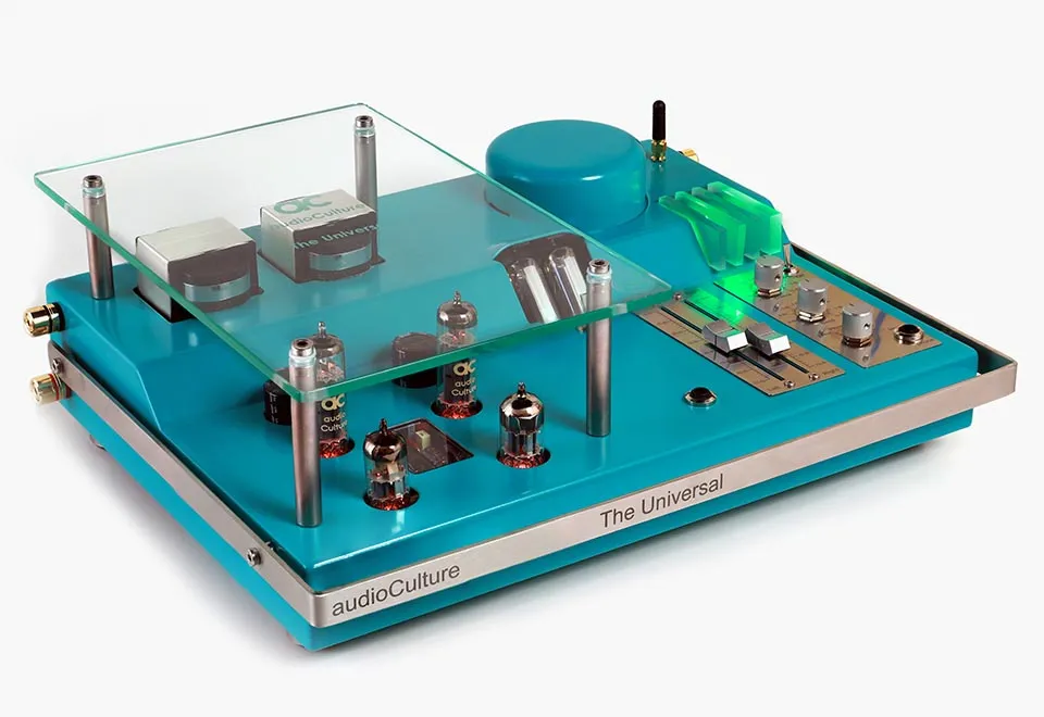 Röhrenvollverstärker - The Universal blau seitlich